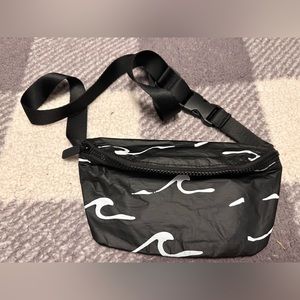 New without tags Aloha Collection mini seaside hip pack
